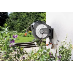 Roll-up Auto Met Broes - 35m - Wit - Gardena 7 Roll-up Auto Met Broes - 35m - Wit - Gardena -Tuin Verkoop roll up auto met broes 35m wit gardena 3 9