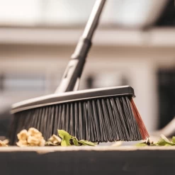 Solid Bezem M - Fiskars 5 Solid Bezem M - Fiskars -Tuin Verkoop solid bezem m fiskars 3