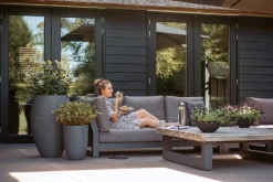 Capi Bloempot Hoog Nature Elegant Deluxe Rib NL - D56 X H84cm - Donkergrijs 3 Capi Bloempot Hoog Nature Elegant Deluxe Rib NL - D56 X H84cm - Donkergrijs -Tuin Verkoop vaas elegant deluxe rib nl 56x84 donkergrijs bloempot 2 4