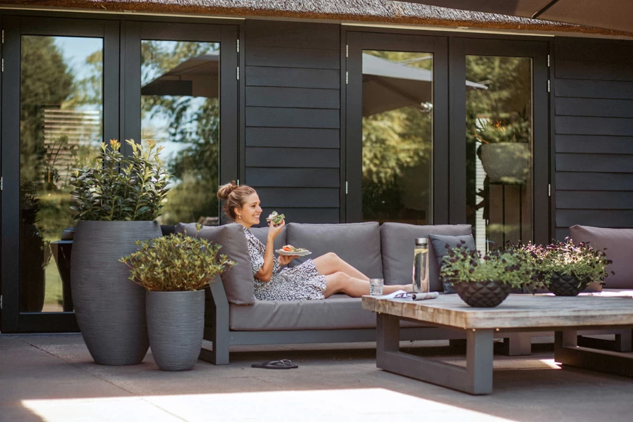 Capi Bloempot Hoog Nature Elegant Deluxe Rib NL - D56 X H84cm - Donkergrijs 2 Capi Bloempot Hoog Nature Elegant Deluxe Rib NL - D56 X H84cm - Donkergrijs - Afbeelding 2